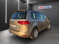Gebraucht VW Touran 150 PS (110 kW) 2018 Gold Van / Kleinbus