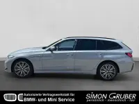 Gebraucht BMW 330e M Sport 292 PS (214 kW) 2025 Grau Kombi