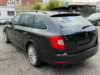 Gebraucht Skoda Superb Exclusive 140 PS (102 kW) 2013 Schwarz Kombi