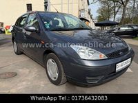 Używany Ford Focus Ambiente 101 KM (74 kW) 2002 Szary Sedan/Limuzyna