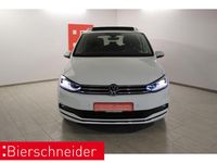Gebraucht VW Touran Highline 150 PS (110 kW) 2023 Weiss Van / Kleinbus