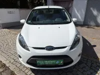 Gebraucht Ford Fiesta Champions Edition 60 PS (44 kW) 2012 Frozen white Kleinwagen