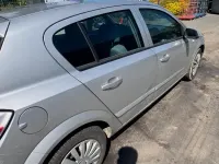 Gebraucht Opel Astra 105 PS (77 kW) 2004 Grau Limousine
