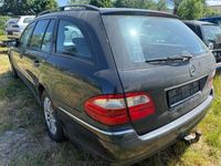 Gebraucht Mercedes E320 Avantgarde 204 PS (150 kW) 2003 Schwarz Kombi