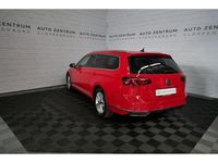 Gebraucht VW Passat Elegance 150 PS (110 kW) 2022 Rot Kombi