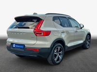 Neu Volvo XC40 Plus 163 PS (119 kW) 2026 Silber SUV