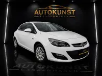 Gebraucht Opel Astra Selection 116 PS (85 kW) 2015 Weiß Limousine