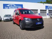 Używany VW Caddy 75 KM (55 kW) 2017 Czerwony Minivan