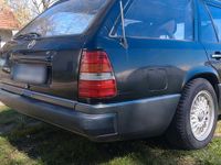 Gebraucht Mercedes E300 179 PS (131 kW) 1989 Schwarz Kombi