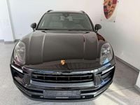 Gebraucht Porsche Macan 265 PS (194 kW) 2022 Tiefschwarz SUV