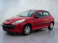 Gebraucht Peugeot 206+ Basis 60 PS (44 kW) 2009 Rot Kleinwagen
