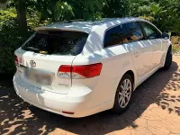 Gebraucht Toyota Avensis 148 PS (108 kW) 2011 Weiß Kombi