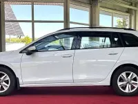 Gebraucht VW Golf VIII 131 PS (96 kW) 2022 Weiß Kombi