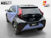 Neu Toyota Aygo X 117 PS (86 kW) 2026 Urban khaki / black SUV