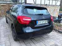 Gebraucht Mercedes A180 122 PS (89 kW) 2014 Kosmosschwarz  metalliclack Kleinwagen