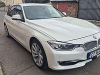 Gebraucht BMW 335 Sport Line 306 PS (225 kW) 2013 Weiß Limousine