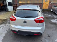 Gebraucht Kia Rio 86 PS (63 kW) 2012 Silber Kleinwagen