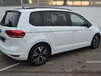 Gebraucht VW Touran Highline 150 PS (110 kW) 2021 Weiß Van / Kleinbus