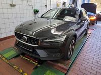 Gebraucht Volvo V60 CC 145 PS (106 kW) 2024 Kombi
