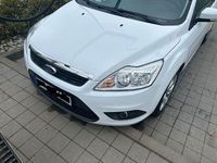Gebraucht Ford Focus 101 PS (74 kW) 2010 Weiß Limousine