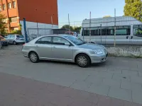 Gebraucht Toyota Avensis Sol 129 PS (94 kW) 2004 Silver metallic Kleinwagen