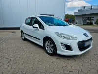 Gebraucht Peugeot 308 95 PS (69 kW) 2011 Weiß Limousine