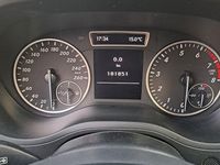 Gebraucht Mercedes B180 122 PS (89 kW) 2012 Weiß Van / Kleinbus