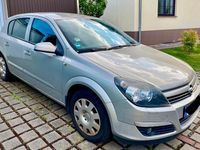 Gebraucht Opel Astra Enjoy 90 PS (66 kW) 2005 Silber Limousine