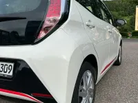 Gebraucht Toyota Aygo X-play 69 PS (50 kW) 2017 Weiß Kleinwagen