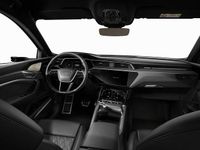 Gebraucht Audi SQ8 e-tron Ambiente 369 kW (503 PS) 2024 Gletscherweiß metallic SUV