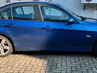 Gebraucht BMW 318 129 PS (94 kW) 2007 Blau Limousine