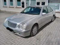 Gebraucht Mercedes E240 Elegance 170 PS (125 kW) 2001 Silber Limousine
