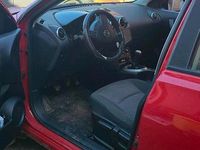 Second-hand Nissan Qashqai 115 CP (84 kW) 2010 Roșu SUV