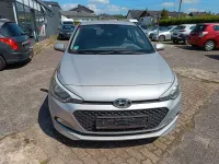 Gebraucht Hyundai i20 Classic 84 PS (61 kW) 2017 Silber Limousine