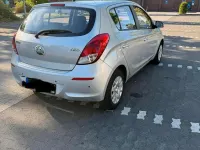 Gebraucht Hyundai i20 86 PS (63 kW) 2012 Silber Kleinwagen