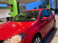 Gebraucht VW Golf VI 86 PS (63 kW) 2012 Rot Kleinwagen