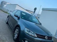 Gebraucht VW Jetta 105 PS (77 kW) 2011 Grau Limousine