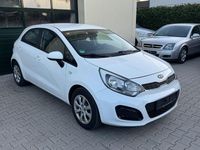 Second-hand Kia Rio 86 CP (63 kW) 2012 Alb Berlinǎ