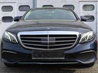 Gebraucht Mercedes E220 194 PS (142 kW) 2016 Cavansitblau  metalliclack Limousine