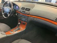 Gebraucht Mercedes E220 Classic 170 PS (125 kW) 2008 Grau Limousine