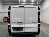 Gebraucht Renault Trafic 121 PS (88 kW) 2018 Weiß Van / Kleinbus