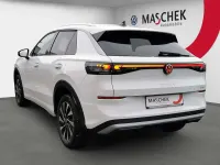 Neu VW T-Roc Style 116 PS (85 kW) 2026 Pure white uni SUV