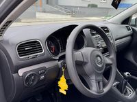 Gebraucht VW Golf VI 105 PS (77 kW) 2010 Silber Kleinwagen