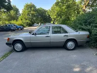 Gebraucht Mercedes E230 132 PS (97 kW) 1989 Silber Limousine
