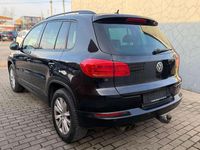 Gebraucht VW Tiguan Trendline 160 PS (117 kW) 2012 Deep black perleffekt SUV