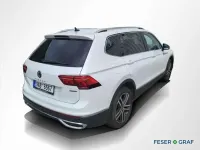 Gebraucht VW Tiguan Allspace Elegance 190 PS (139 kW) 2022 Oryxwhite perlmutteffekt SUV