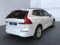 Gebraucht Volvo XC60 Core 197 PS (144 kW) 2024 Crystal white (metallic) SUV