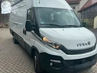 Gebraucht Iveco Daily 180 PS (132 kW) 2018 Weiß Van / Kleinbus