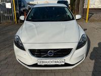 Gebraucht Volvo V40 Kinetic 114 PS (83 kW) 2012 Weiß Kleinwagen