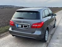 Gebraucht Mercedes B180 122 PS (89 kW) 2012 Grau Van / Kleinbus